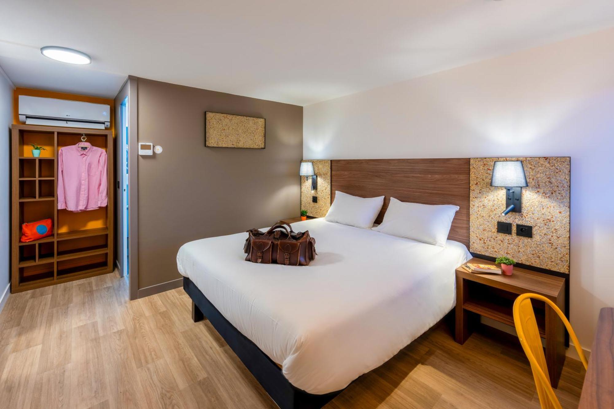 Greet Hotel Chatellerault Exterior photo